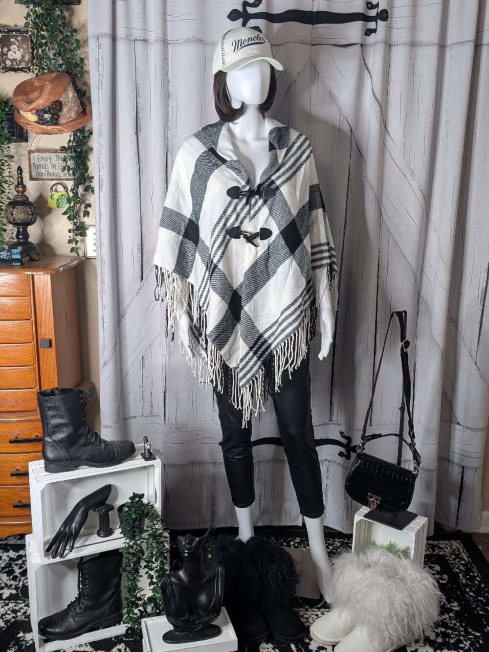 Moss Rose Black/White Plaid Ruana Open Front w/Fasteners O/S NWT